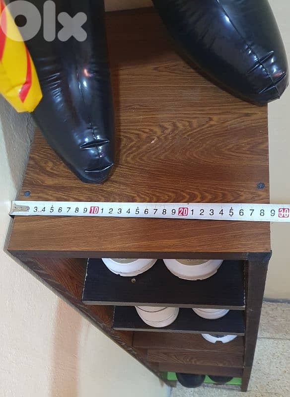 درف  أحذية بس ١٠  دولار طول ١٢٧ وغمق  ٣٦  ارتفاع ٢٩  بيروت    ٠٣٧٢٣٨٩٥ 4