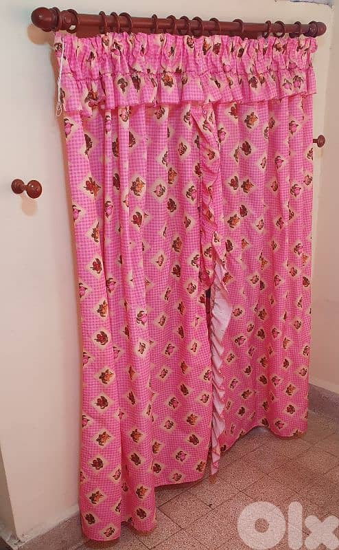 برداية زهري للمطبخ مع خشب  سميك و كل اغراضه ٣٠$ طول ٢١٥ عرض ١٥٢ بيروت 1