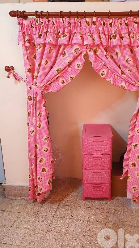 برداية زهري للمطبخ مع خشب  سميك و كل اغراضه ٣٠$ طول ٢١٥ عرض ١٥٢ بيروت 4