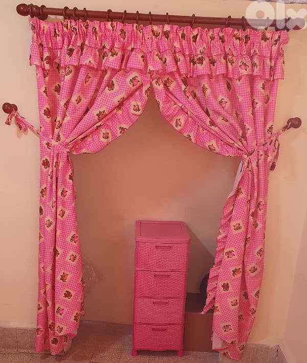 برداية زهري للمطبخ مع خشب  سميك و كل اغراضه ٣٠$ طول ٢١٥ عرض ١٥٢ بيروت 7