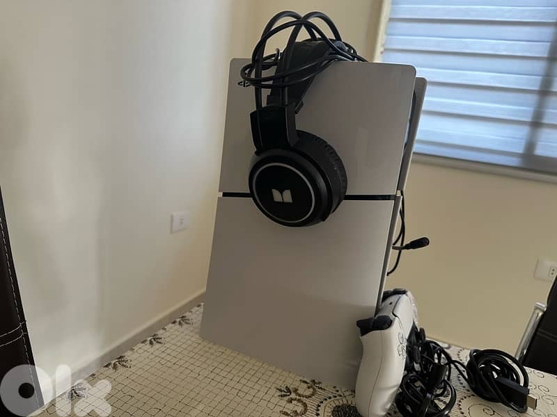 Ps5 slim + headset barely used 1