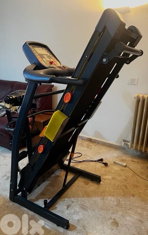 Treadmill in good condition 2