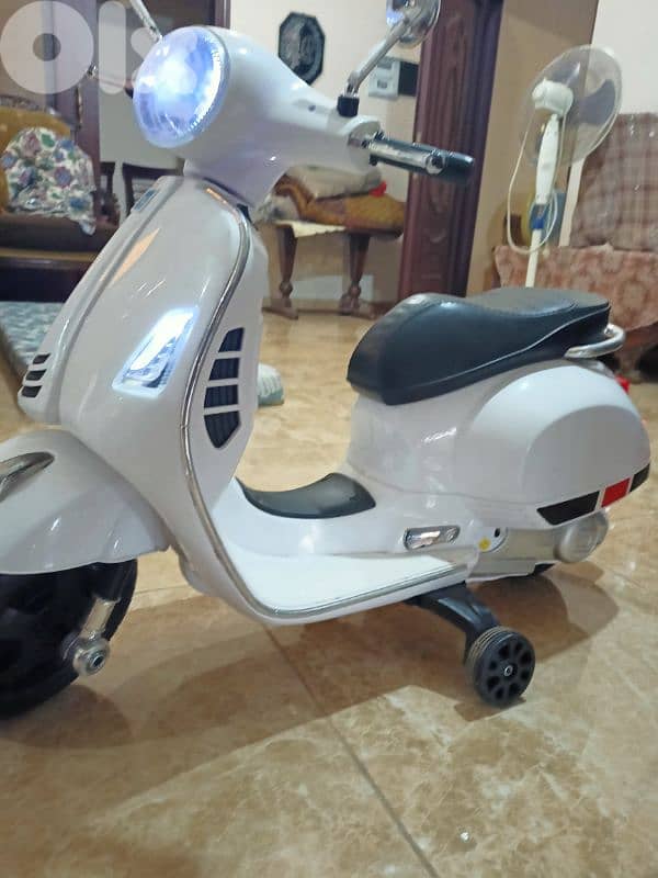 moto vespa for kids like new 2