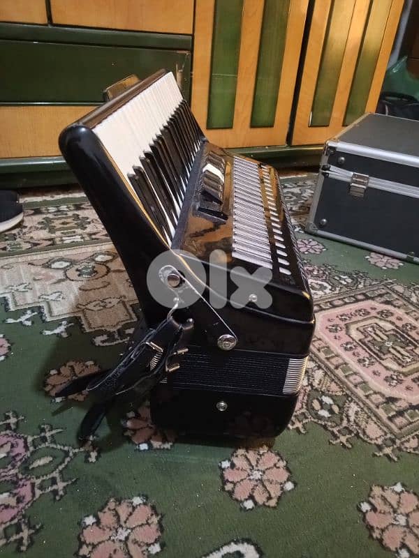accordéon , accordion 120 bass 5