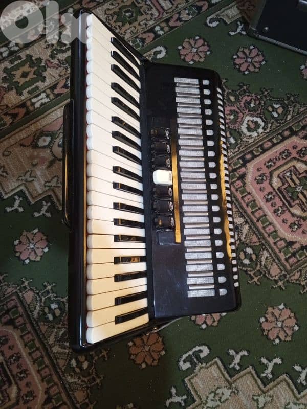 accordéon , accordion 120 bass 6