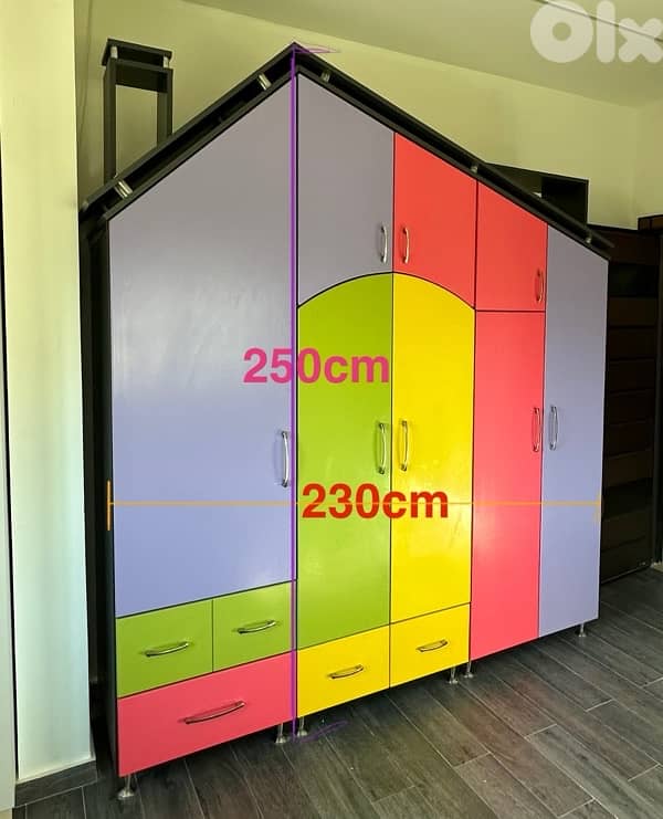 خزانة أطفال مستعملة بحالة ممتازة 0