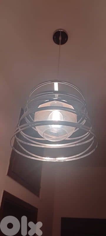 ثريات مودرن عدد ٣ شبه جداد  مع ٣ برادي مودرن 4