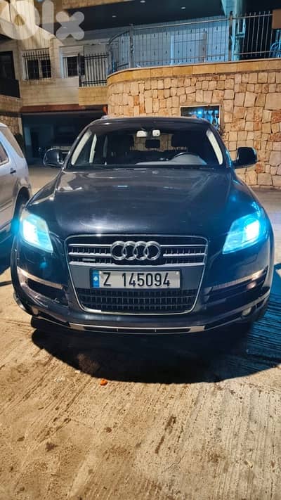 أودي كيو 7 2008