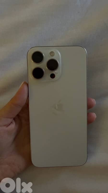 IPHONE 15 pro max 256- like new 3