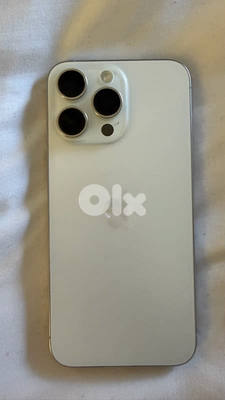 IPHONE 15 pro max 256- like new 5