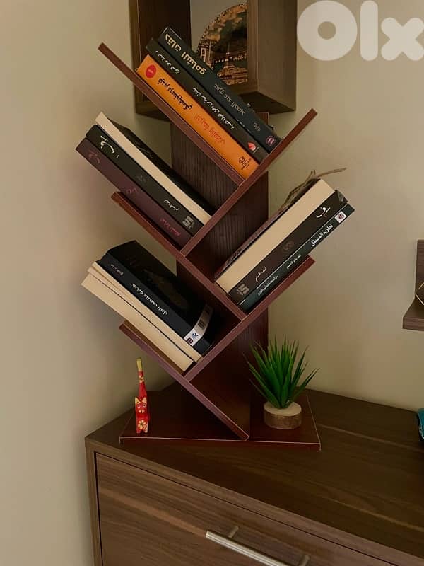 tree bookshelf 3