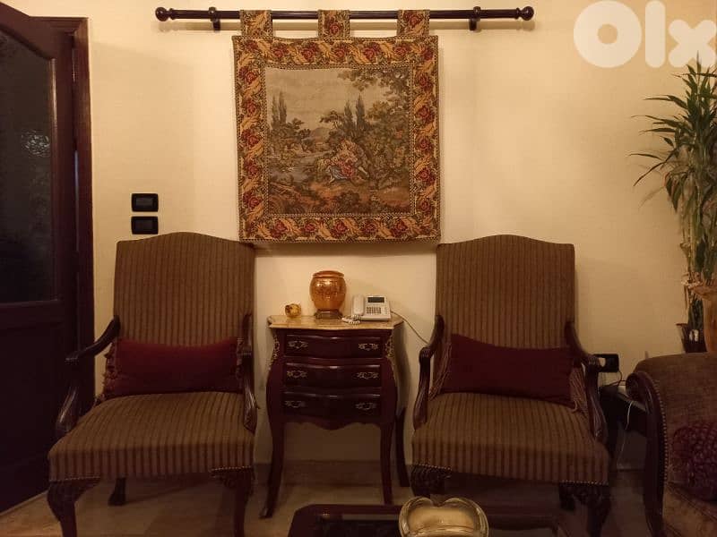 Full Salon in very good condition. 3