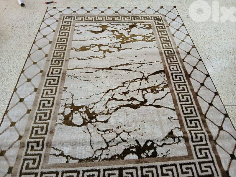 كل سجاده حسب مقاسا يعني كل نقشه موجود منا تلات 2