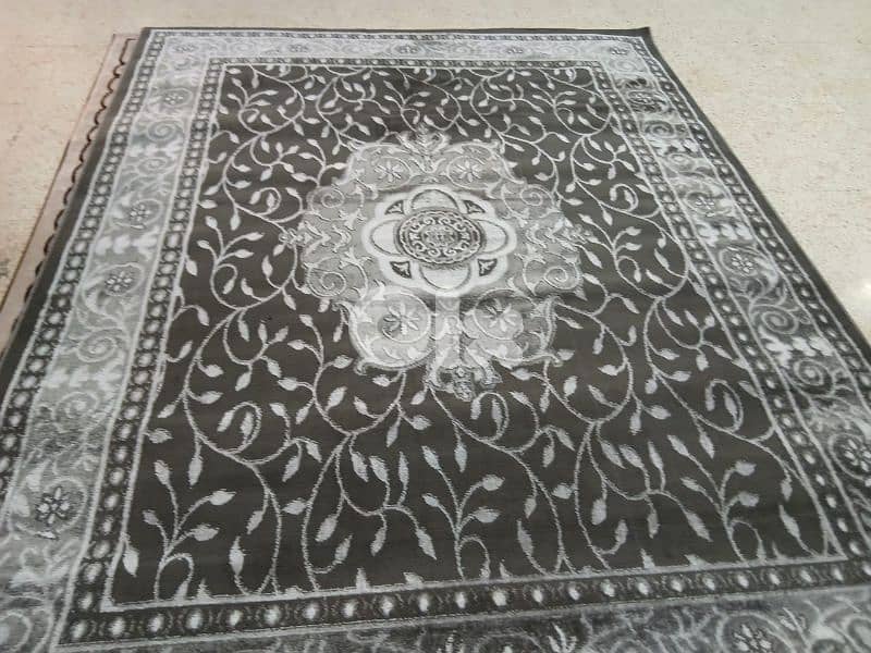 كل سجاده حسب مقاسا يعني كل نقشه موجود منا تلات 5