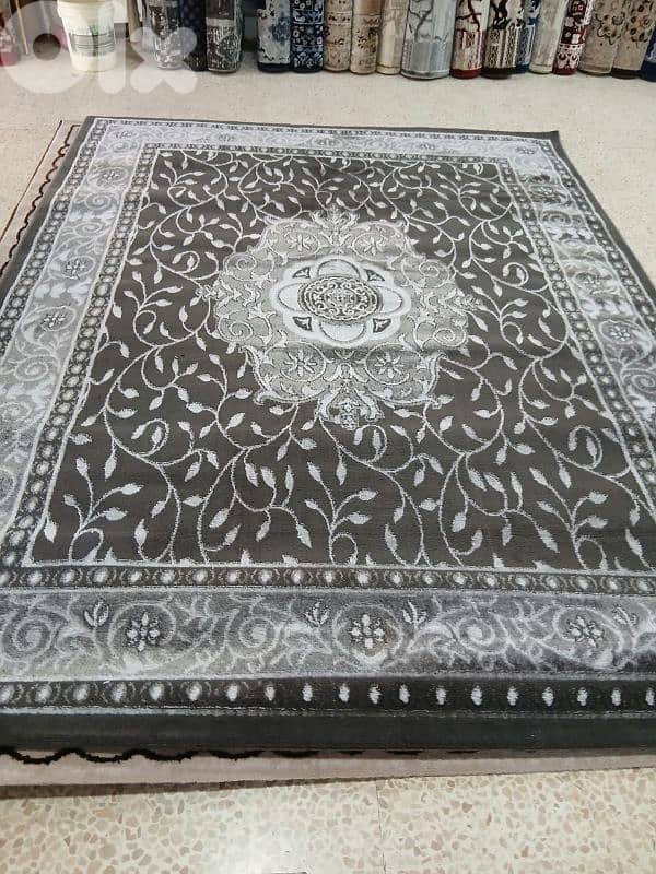كل سجاده حسب مقاسا يعني كل نقشه موجود منا تلات 7
