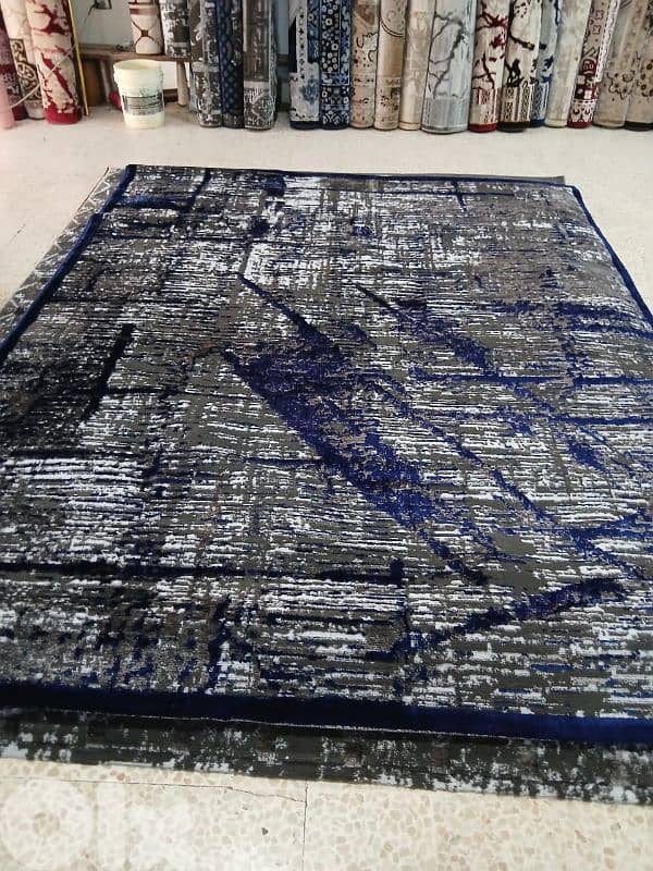 كل سجاده حسب مقاسا يعني كل نقشه موجود منا تلات مقاسات مترين بتلاته 45$ 1