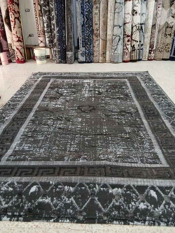 كل سجاده حسب مقاسا يعني كل نقشه موجود منا تلات مقاسات مترين بتلاته 45$ 6