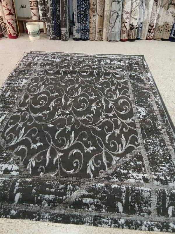 كل سجاده حسب مقاسا يعني كل نقشه موجود منا تلات مقاسات مترين بتلاته 45$ 7