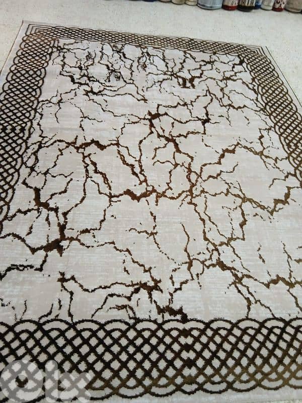 كل سجاده حسب مقاسا يعني كل نقشه موجود منا تلات مقاسات مترين بتلاته 45$ 0