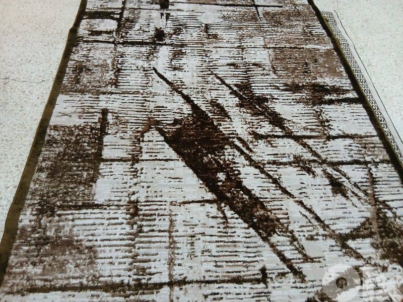 كل سجاده حسب مقاسا يعني كل نقشه موجود منا تلات مقاسات مترين بتلاته 5