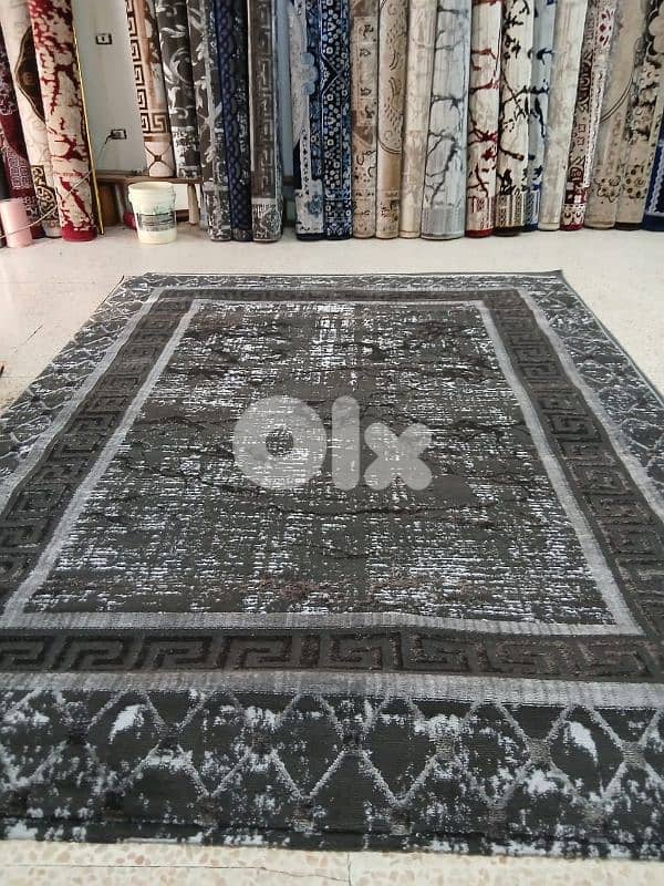 كل سجاده حسب مقاسا يعني كل نقشه موجود منا تلات مقاسات مترين بتلاته 45$ 4