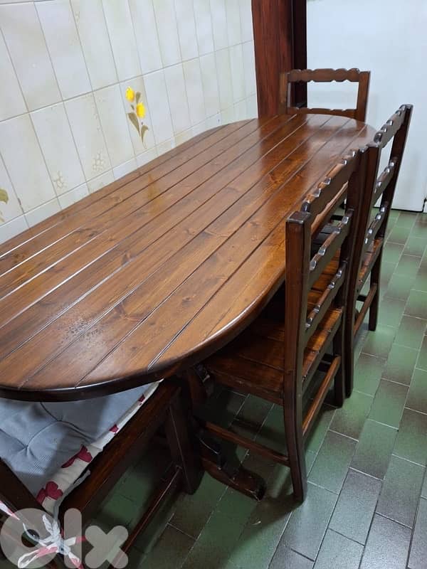 Vitrine -  فيترين مع طاولة وكراسي 2