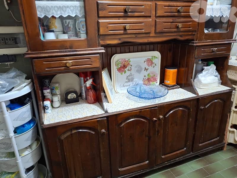 Vitrine -  فيترين مع طاولة وكراسي 5