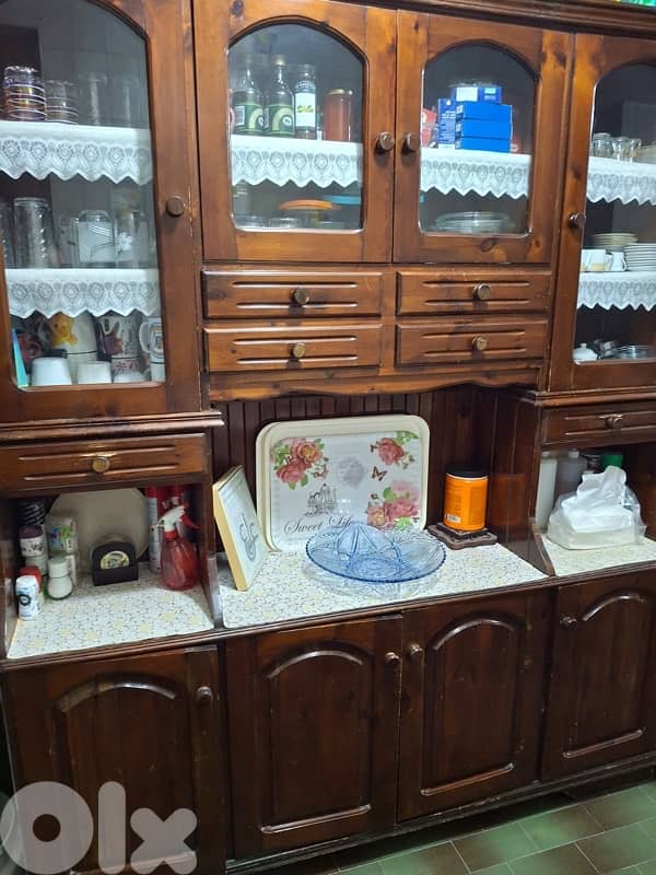 Vitrine -  فيترين مع طاولة وكراسي 6