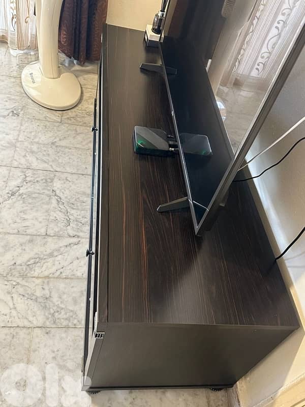 Tv Table طاولة تلفزيون 2