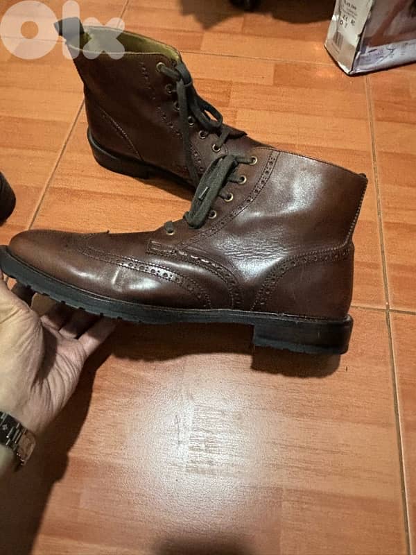 Russel & Bromley, London, high quality leather shoes. 1