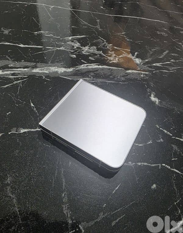 Z flip 6 still original not opened 3