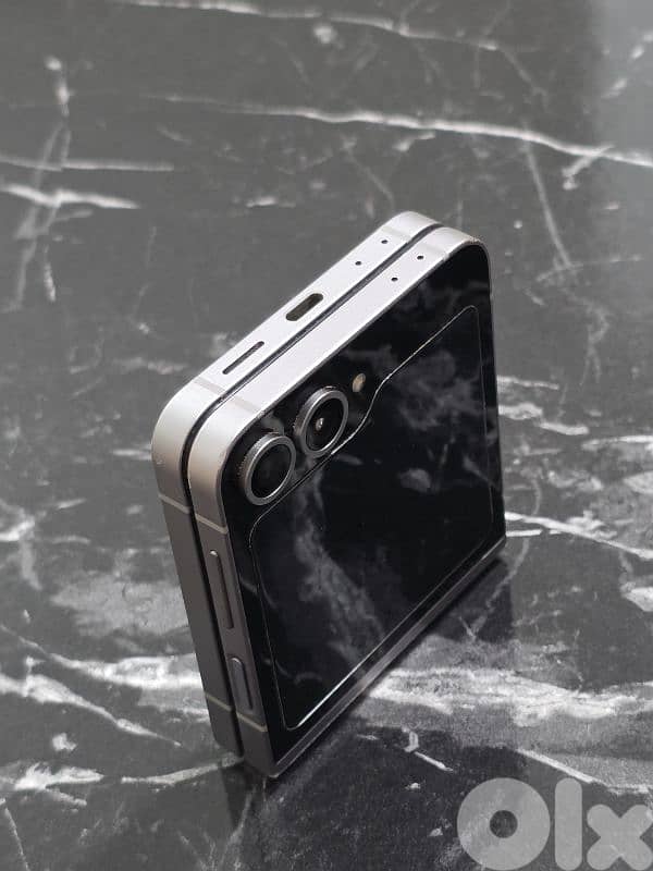 Z flip 6 still original not opened 4