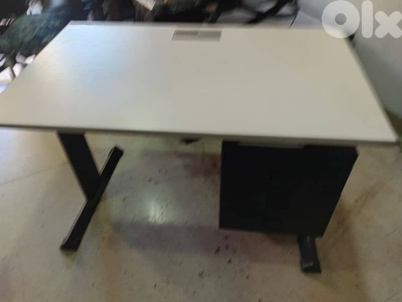 مكتب إيطالي جاورير المنيوم 1