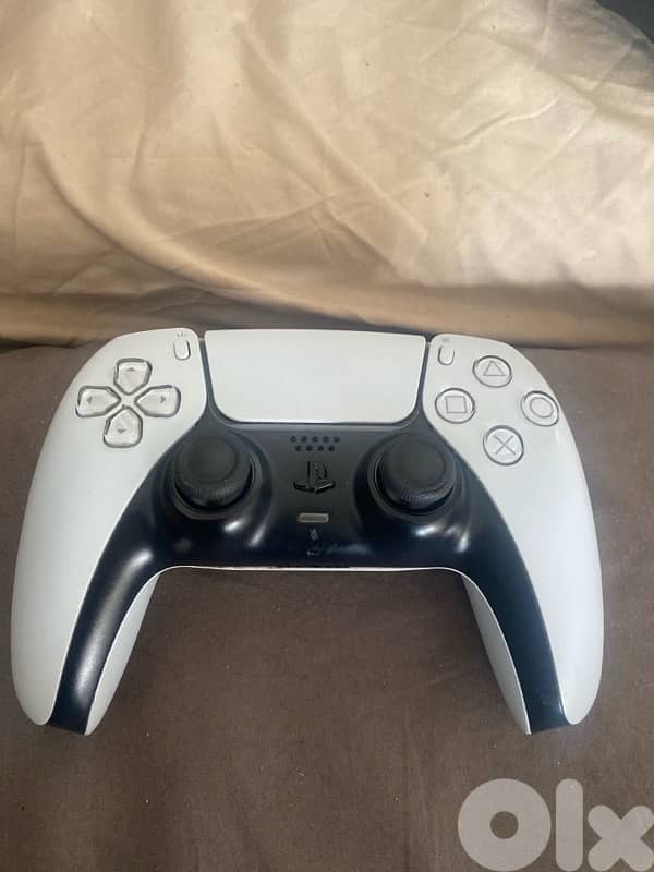 PlayStation 5 controller 1
