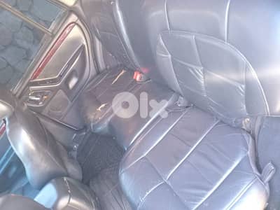 جيب شيروكى 2002