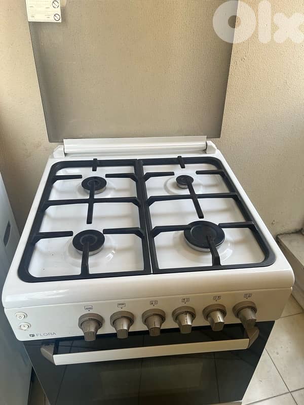 Samsung top load 11 kg و غاز flora 1