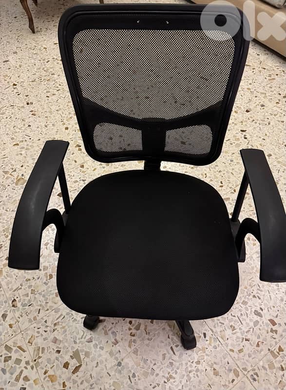 Office Chair in Good Condition – Comfortable & Adjustable 2