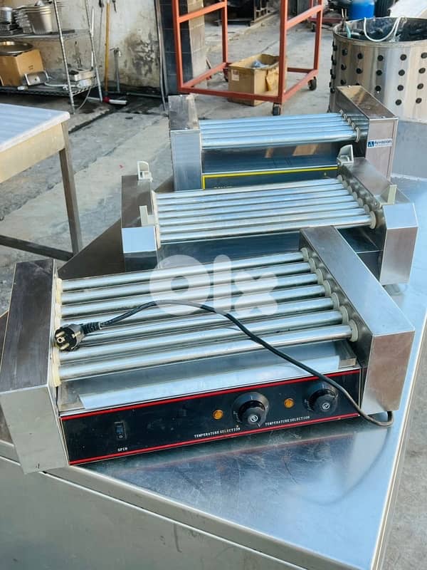 مكنات هوت دوغ مستعملة كتير نضيفة نوعيات ممتازة 0