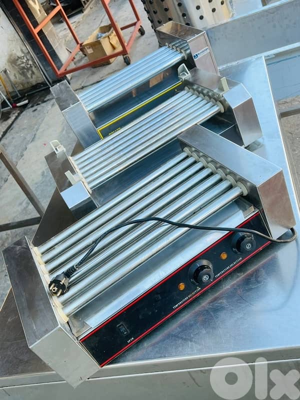 مكنات هوت دوغ مستعملة كتير نضيفة نوعيات ممتازة 3