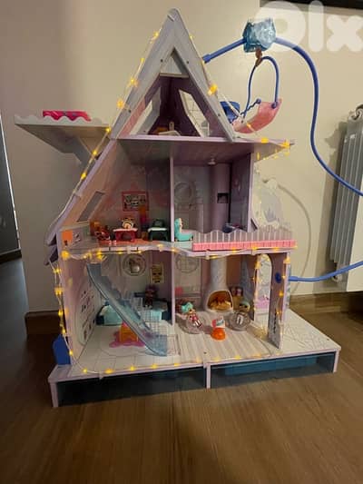 LOL Winter Disco Chalet