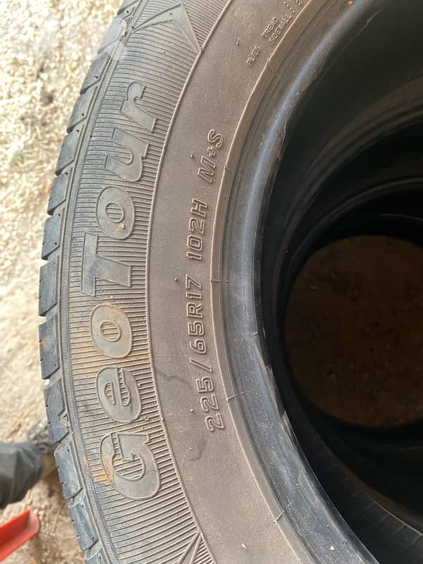 دواليب مستعملة لجيب صناعة  تايوانية 225/65R17 Geotour 3