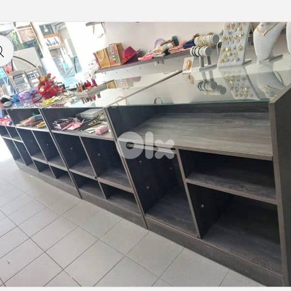 أغراض محل اكسسوارات كاملة للبيع 2