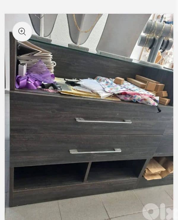 أغراض محل اكسسوارات كاملة للبيع 3