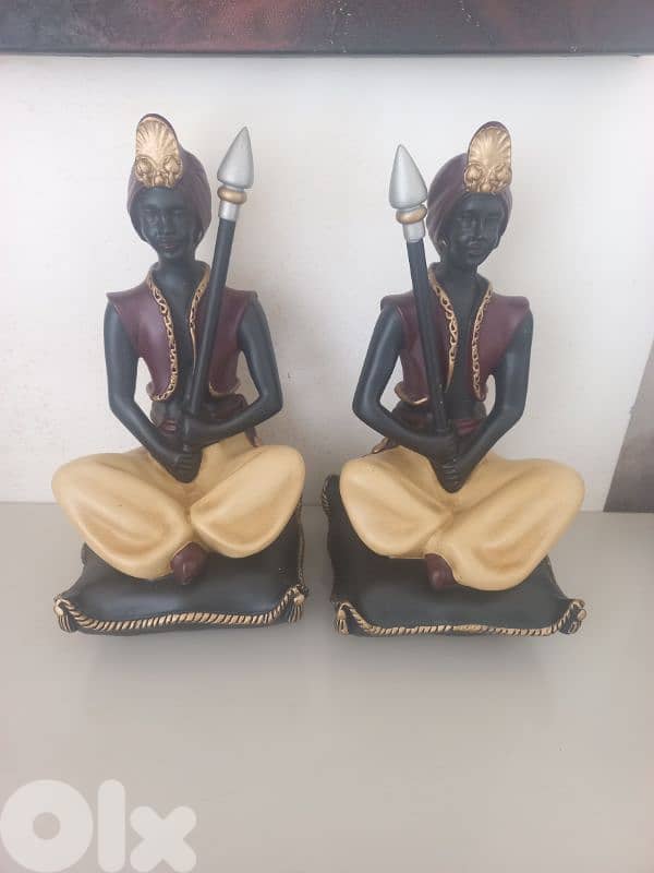 2pcs decorative statuses 0