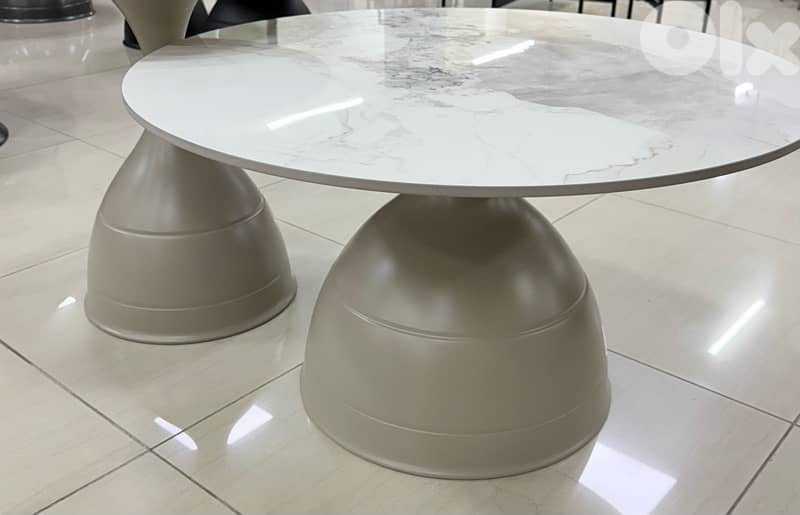 Center table طاولة نص 4