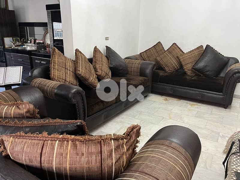 صالون كبير مرتب تقيل بدو تنجيد 1