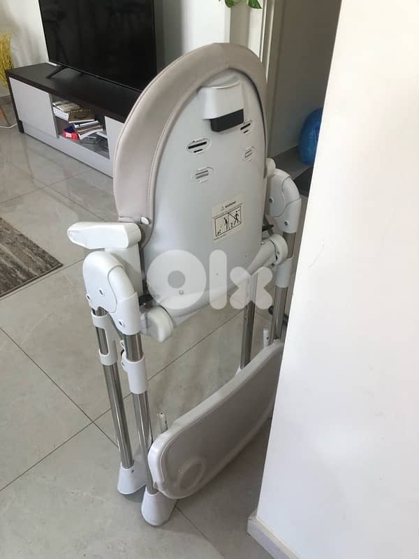 high chair - كرسي الطعام 2