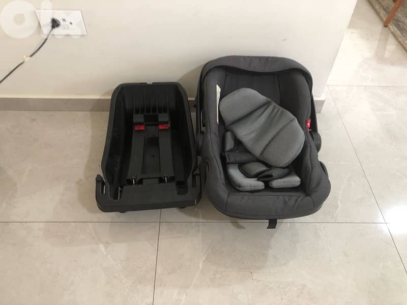 car seat - كرسي للسيارة 0