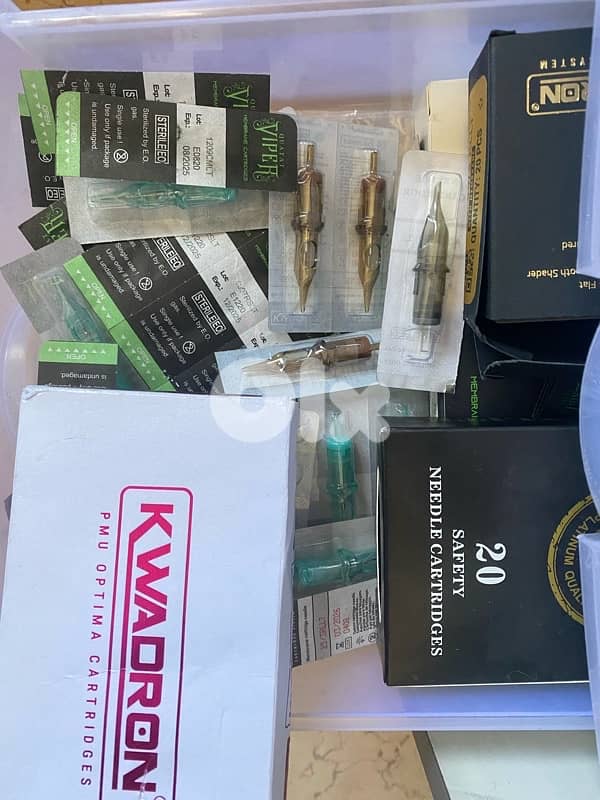 Tattoo machine and tattoo power supply 7