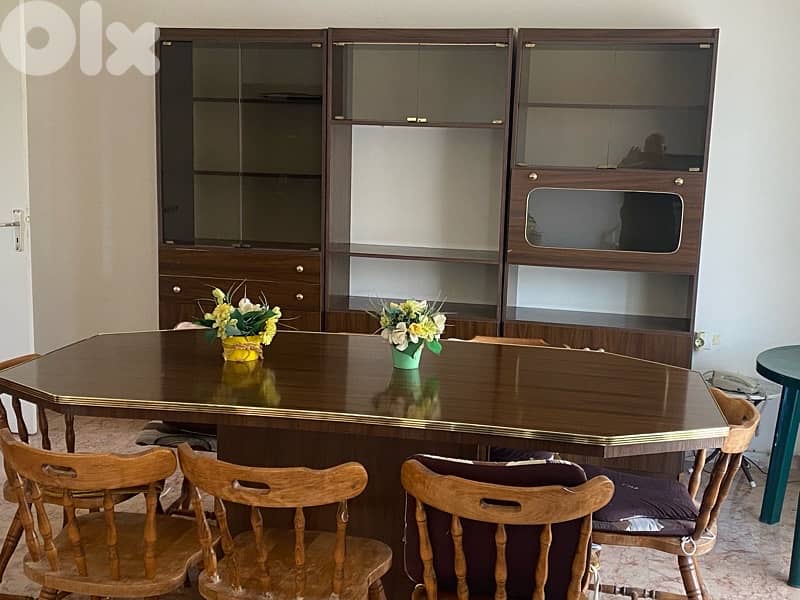 used dining room.  غرفة طعام مستعملة 0